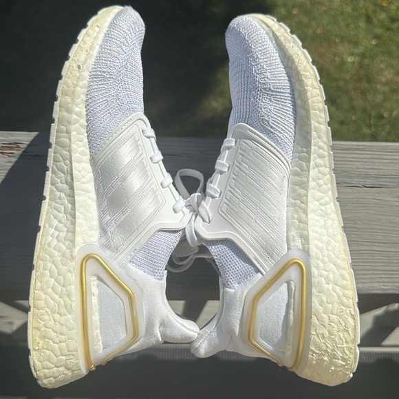 Adidas Women’s Ultra Boost 20 Cloud White Gold Metallic Heel (Size: 7.5) EUC - Picture 17 of 17